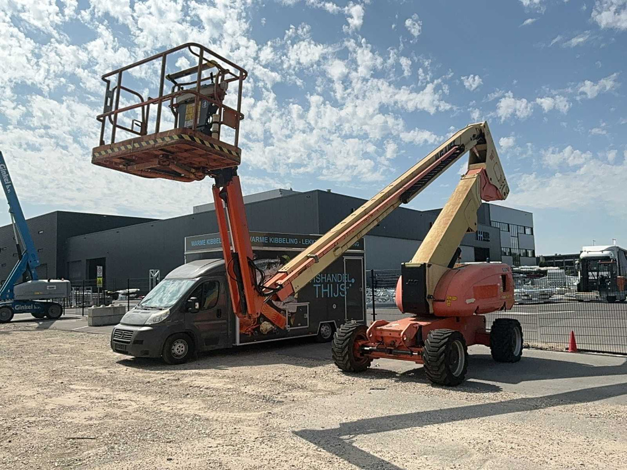 JLG 800AJ - Aerial platform: picture 1 JLG 800AJ - Aerial platform: picture 1