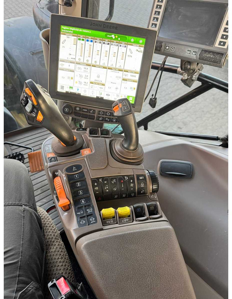 JOHN DEERE 6R 250 - E18 - Farm tractor: picture 4 JOHN DEERE 6R 250 - E18 - Farm tractor: picture 4