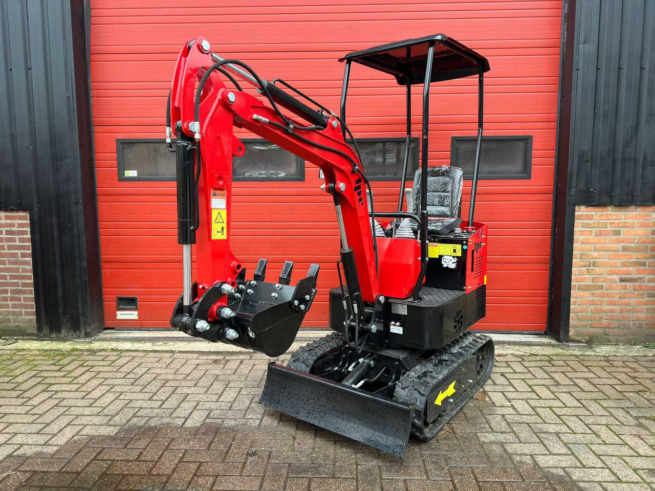 JPC 2024 JPC HT12 RED MINI EXCAVATOR - Mini excavator: picture 3 JPC 2024 JPC HT12 RED MINI EXCAVATOR - Mini excavator: picture 3