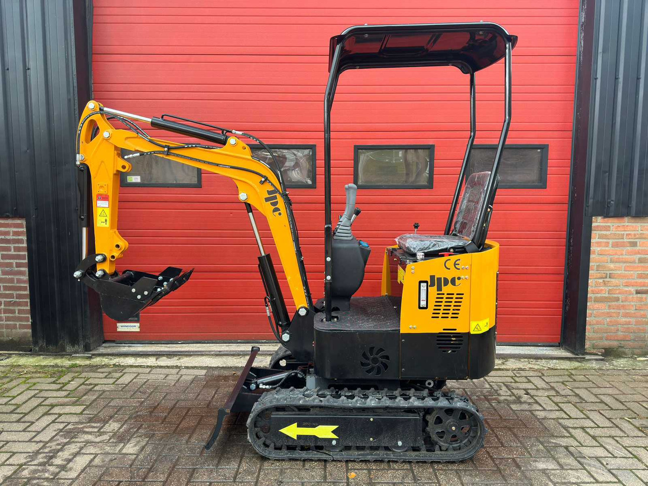 JPC 2024 JPC HT12 YELLOW MINI EXCAVATOR - Mini excavator: picture 4 JPC 2024 JPC HT12 YELLOW MINI EXCAVATOR - Mini excavator: picture 4