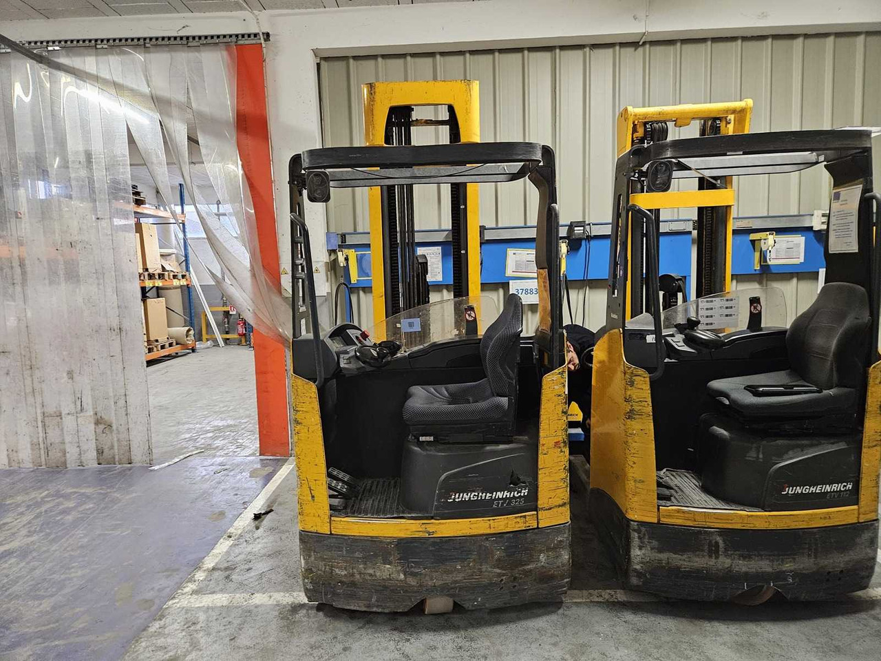 JUNGHEINRICH - 2007 - ETV 325 - FORKLIFT - Forklift: picture 3 JUNGHEINRICH - 2007 - ETV 325 - FORKLIFT - Forklift: picture 3