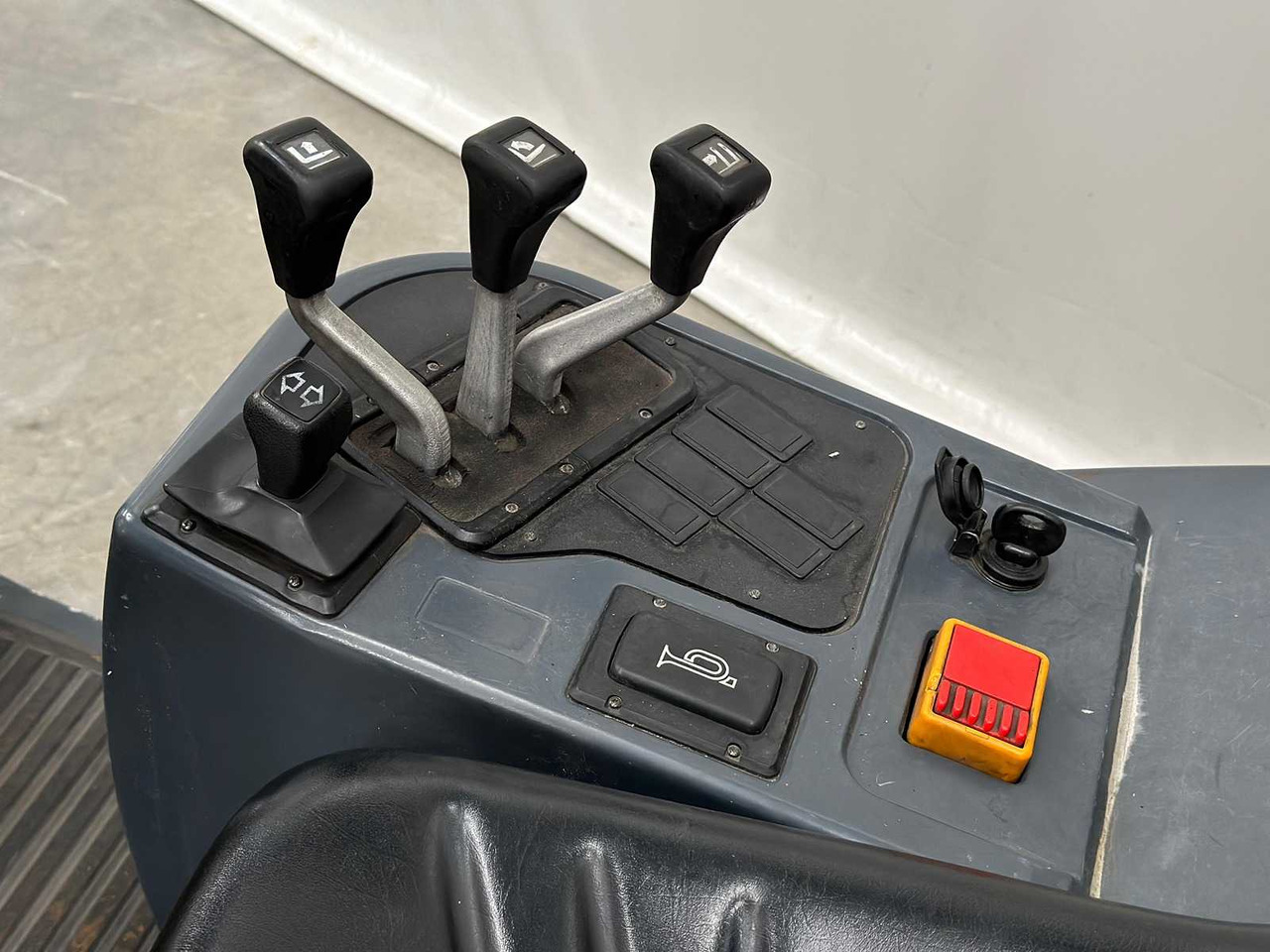 JUNGHEINRICH - TFG16 - FORKLIFT TRUCKS - 2001 - Forklift: picture 4 JUNGHEINRICH - TFG16 - FORKLIFT TRUCKS - 2001 - Forklift: picture 4