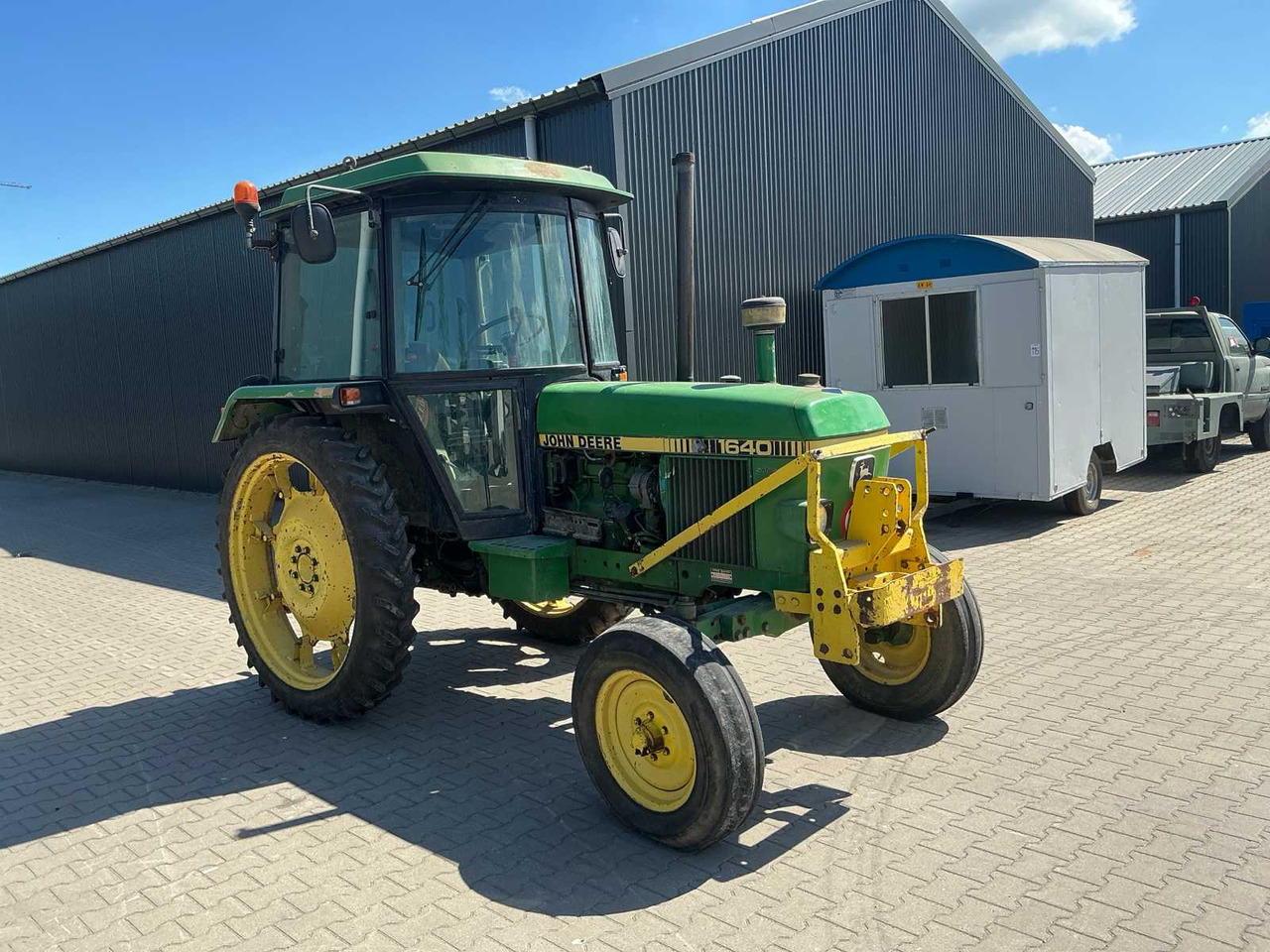 John Deere 1640 Synchron - Farm tractor: picture 2 John Deere 1640 Synchron - Farm tractor: picture 2