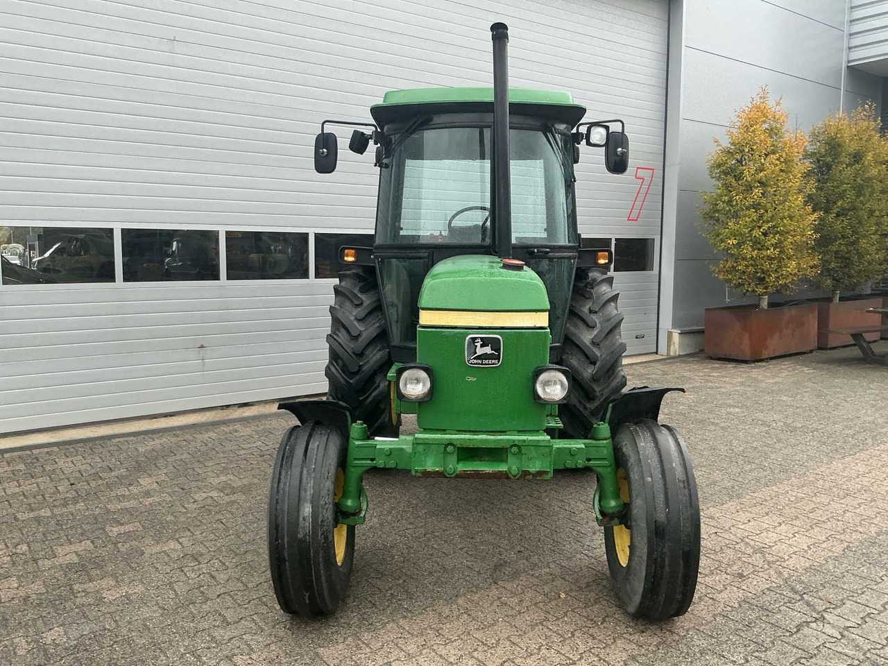 John Deere 2250 - Farm tractor: picture 2 John Deere 2250 - Farm tractor: picture 2