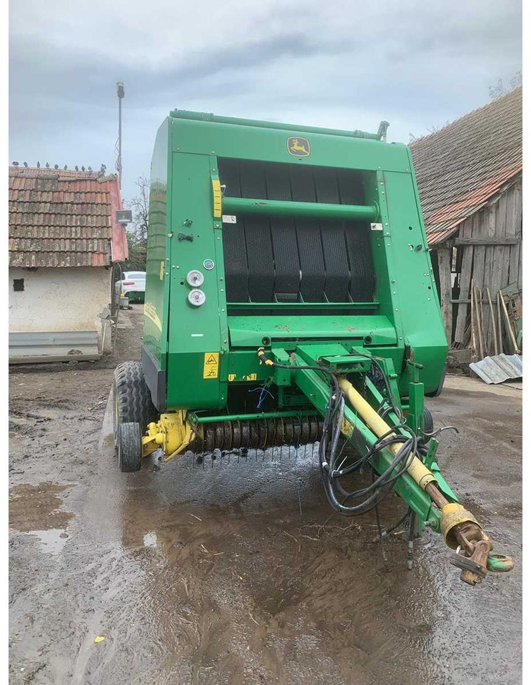 John Deere 582 - Round baler: picture 4 John Deere 582 - Round baler: picture 4