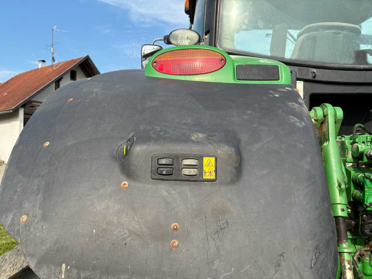 Farm tractor John Deere 6210R: picture 15