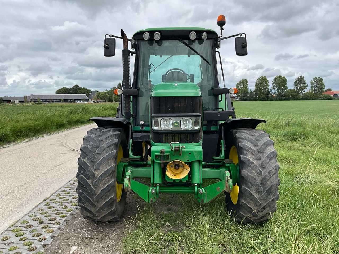 John Deere 6230 Premium - Farm tractor: picture 3 John Deere 6230 Premium - Farm tractor: picture 3