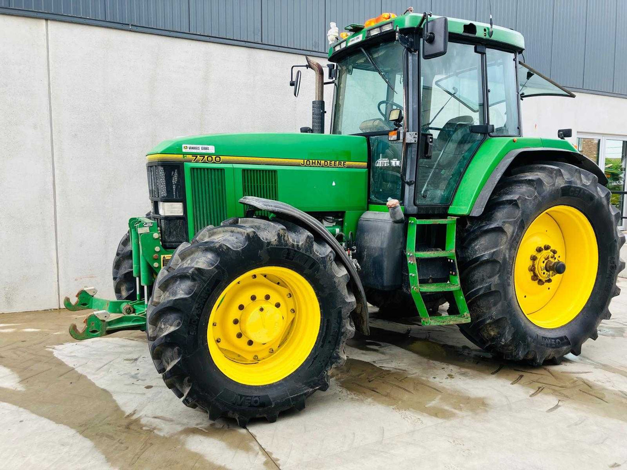 John Deere 7700 - Farm tractor: picture 4 John Deere 7700 - Farm tractor: picture 4
