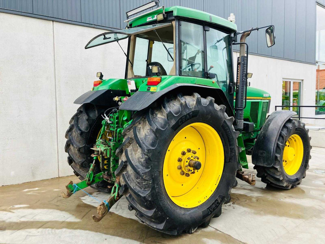 John Deere 7700 - Farm tractor: picture 3 John Deere 7700 - Farm tractor: picture 3