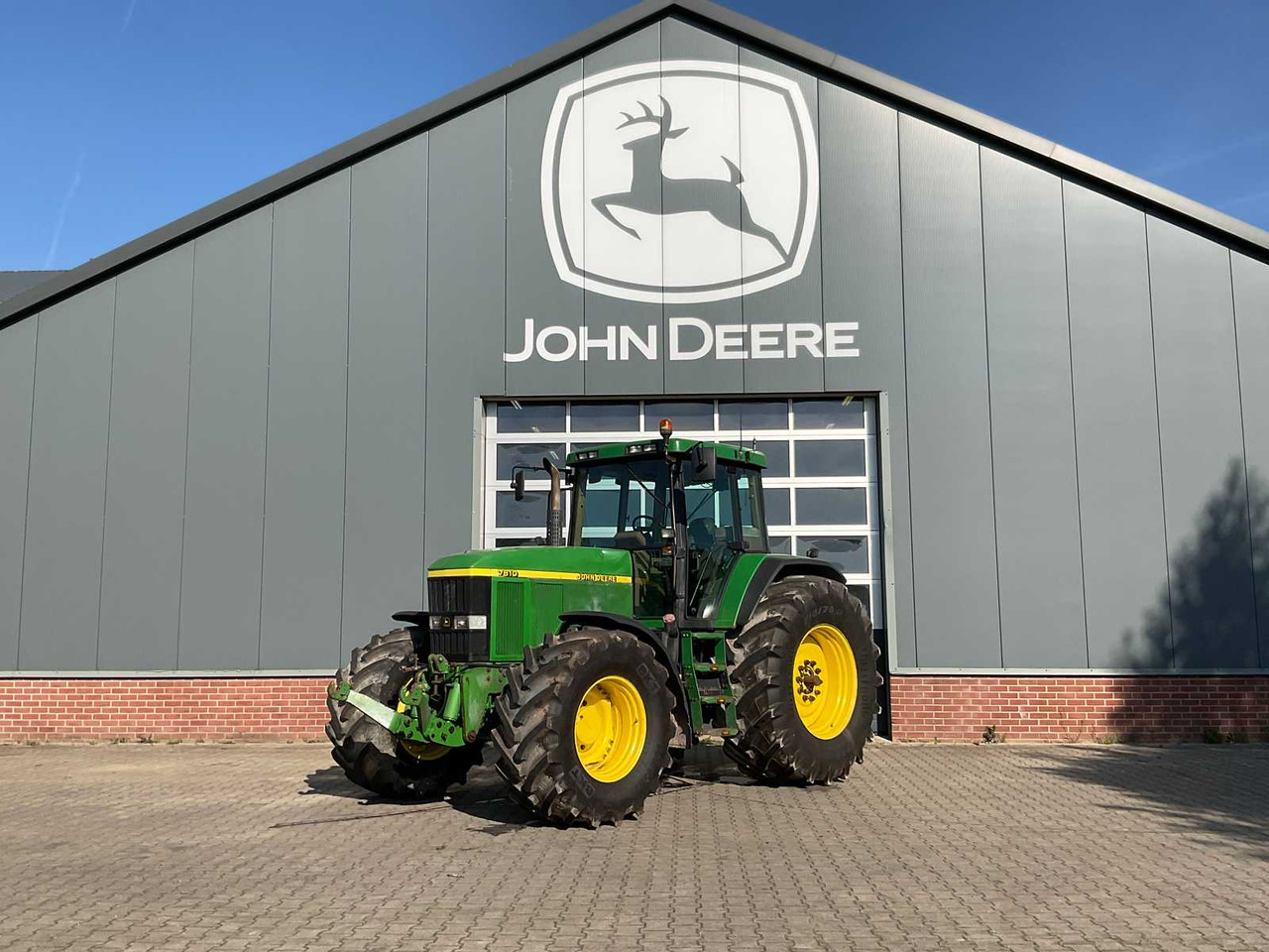 John Deere 7810 - Farm tractor: picture 2 John Deere 7810 - Farm tractor: picture 2