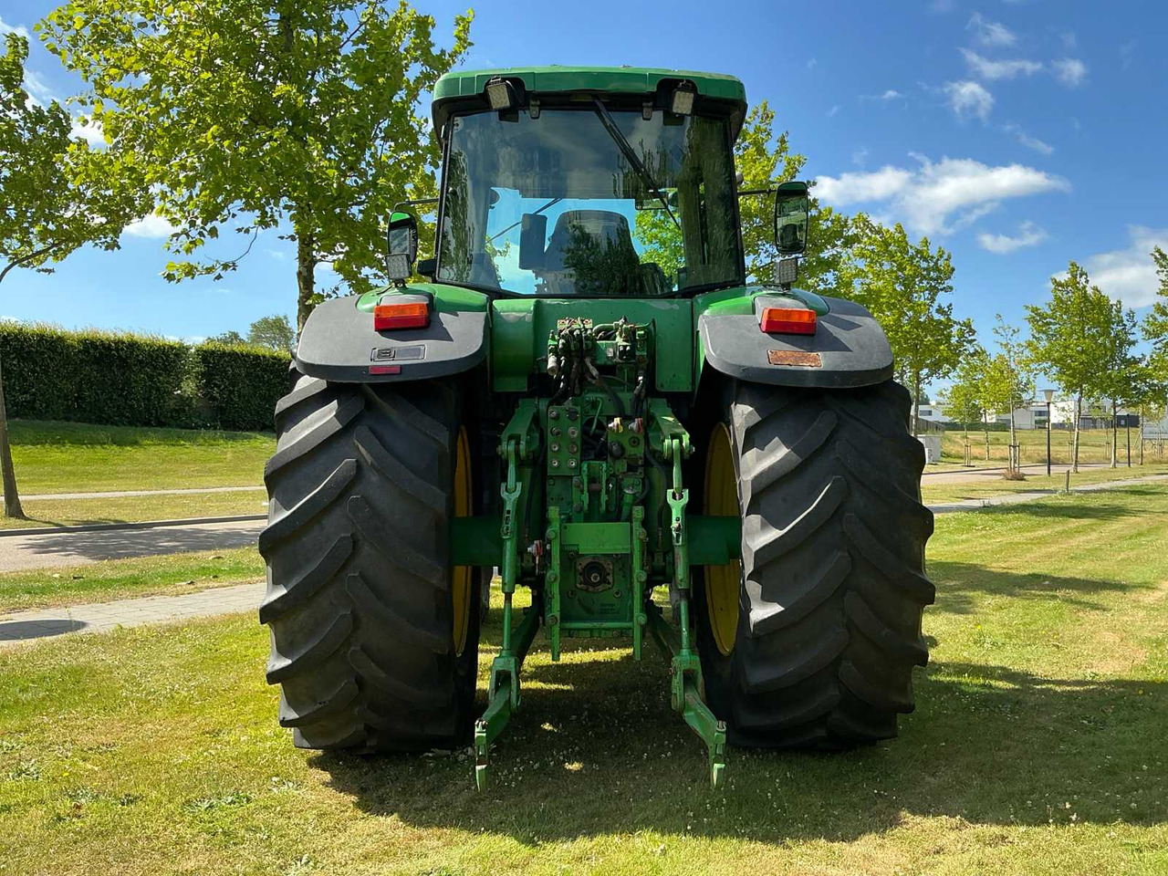John Deere 7920 - Farm tractor: picture 4 John Deere 7920 - Farm tractor: picture 4