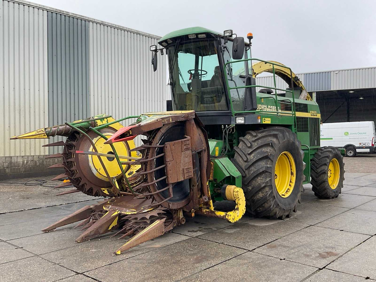 John deere 6950 - Forage harvester: picture 1 John deere 6950 - Forage harvester: picture 1