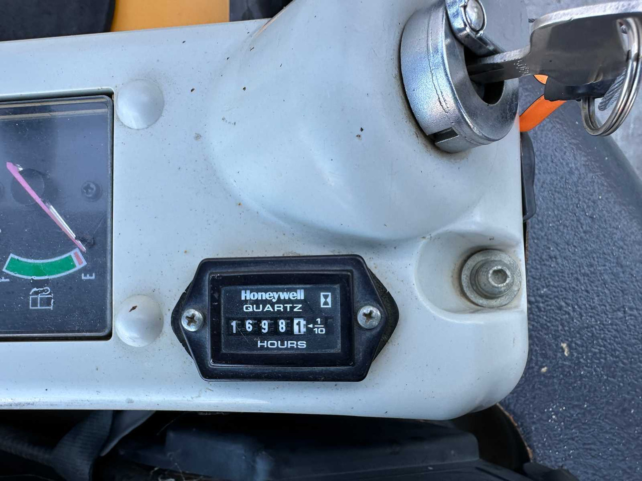 Mini excavator Kato 17VXE: picture 32 Mini excavator Kato 17VXE: picture 32