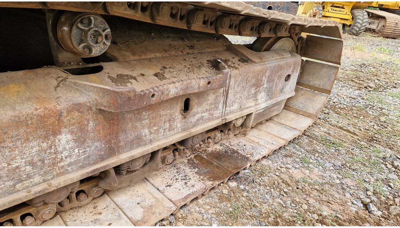 Crawler excavator Komatsu 2002 KOMATSU PC 210 LC LONG REACH TRACKED EXCAVATOR: picture 13 Crawler excavator Komatsu 2002 KOMATSU PC 210 LC LONG REACH TRACKED EXCAVATOR: picture 13