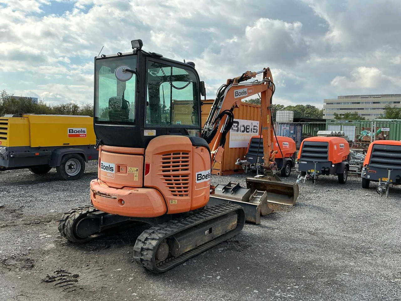 Komatsu PC35MR-5 - Crawler excavator: picture 3 Komatsu PC35MR-5 - Crawler excavator: picture 3