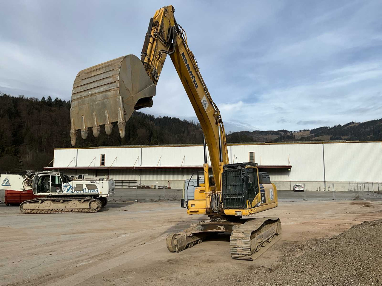 Komatsu PC490LC-10 - Crawler excavator: picture 2 Komatsu PC490LC-10 - Crawler excavator: picture 2