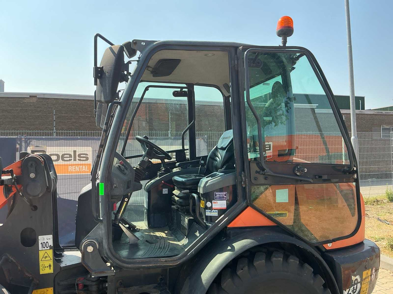 Wheel loader Komatsu WA-70-7: picture 28