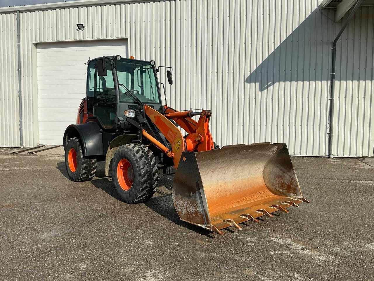 Komatsu WA100M-7 - Wheel loader: picture 1 Komatsu WA100M-7 - Wheel loader: picture 1