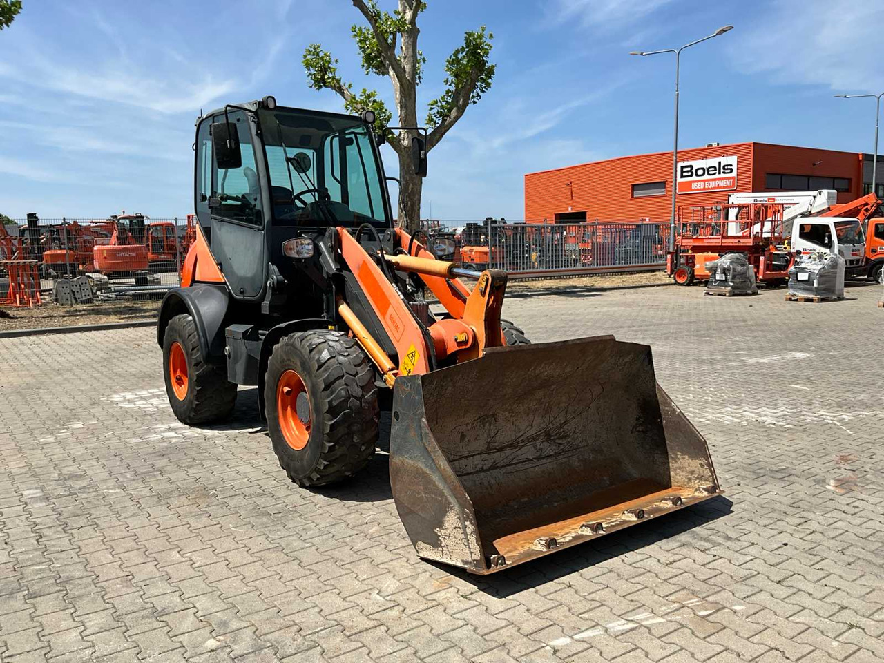 Komatsu WA80-6 - Wheel loader: picture 4 Komatsu WA80-6 - Wheel loader: picture 4