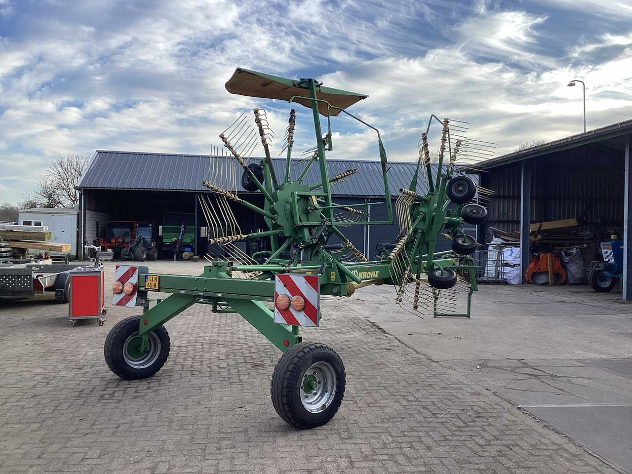 Krone SWADRO - Hay and forage equipment: picture 4 Krone SWADRO - Hay and forage equipment: picture 4