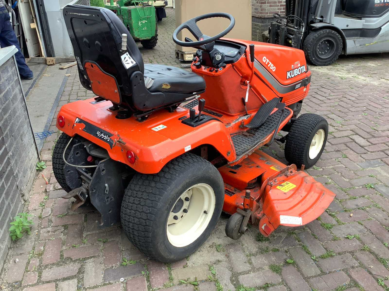 Kubota GT750 - Garden mower: picture 5 Kubota GT750 - Garden mower: picture 5
