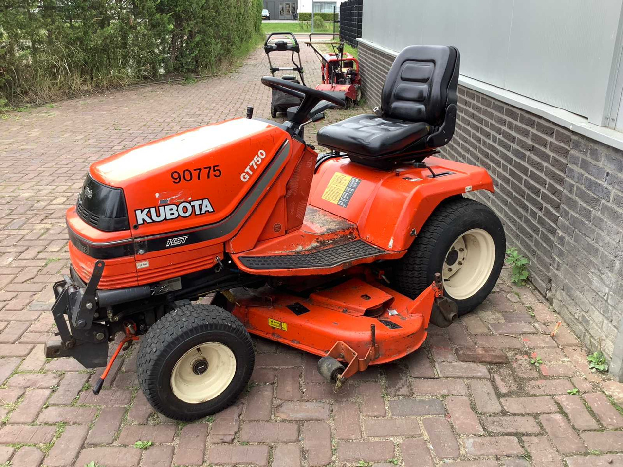 Kubota GT750 - Garden mower: picture 3 Kubota GT750 - Garden mower: picture 3