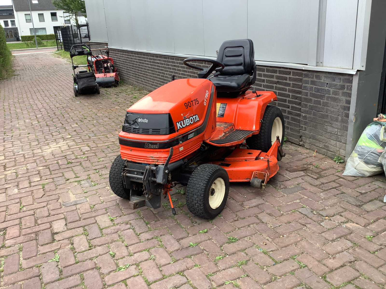 Kubota GT750 - Garden mower: picture 1 Kubota GT750 - Garden mower: picture 1
