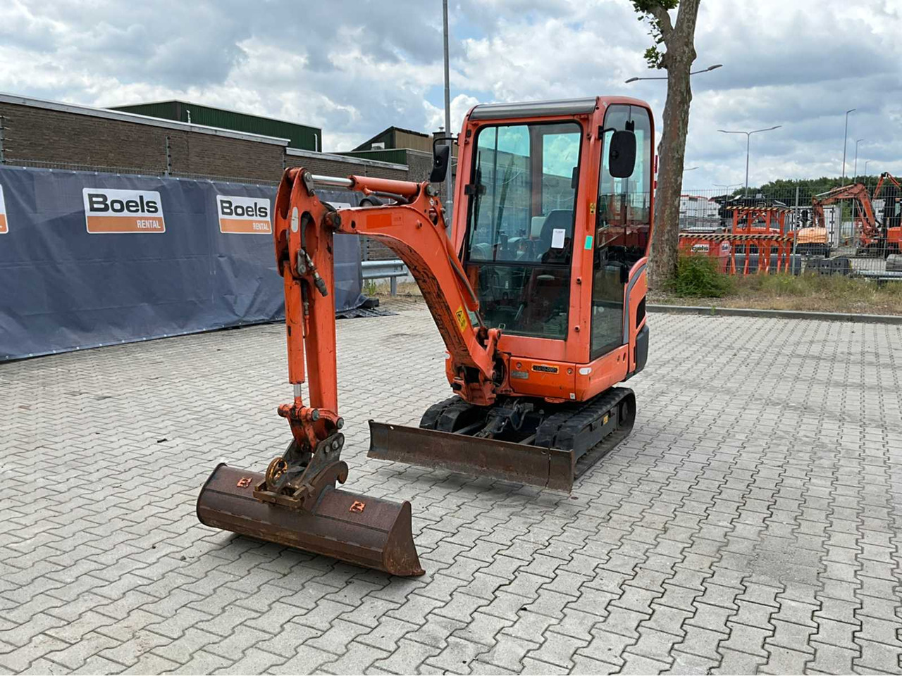 Kubota KX016-4G - Mini excavator: picture 2 Kubota KX016-4G - Mini excavator: picture 2