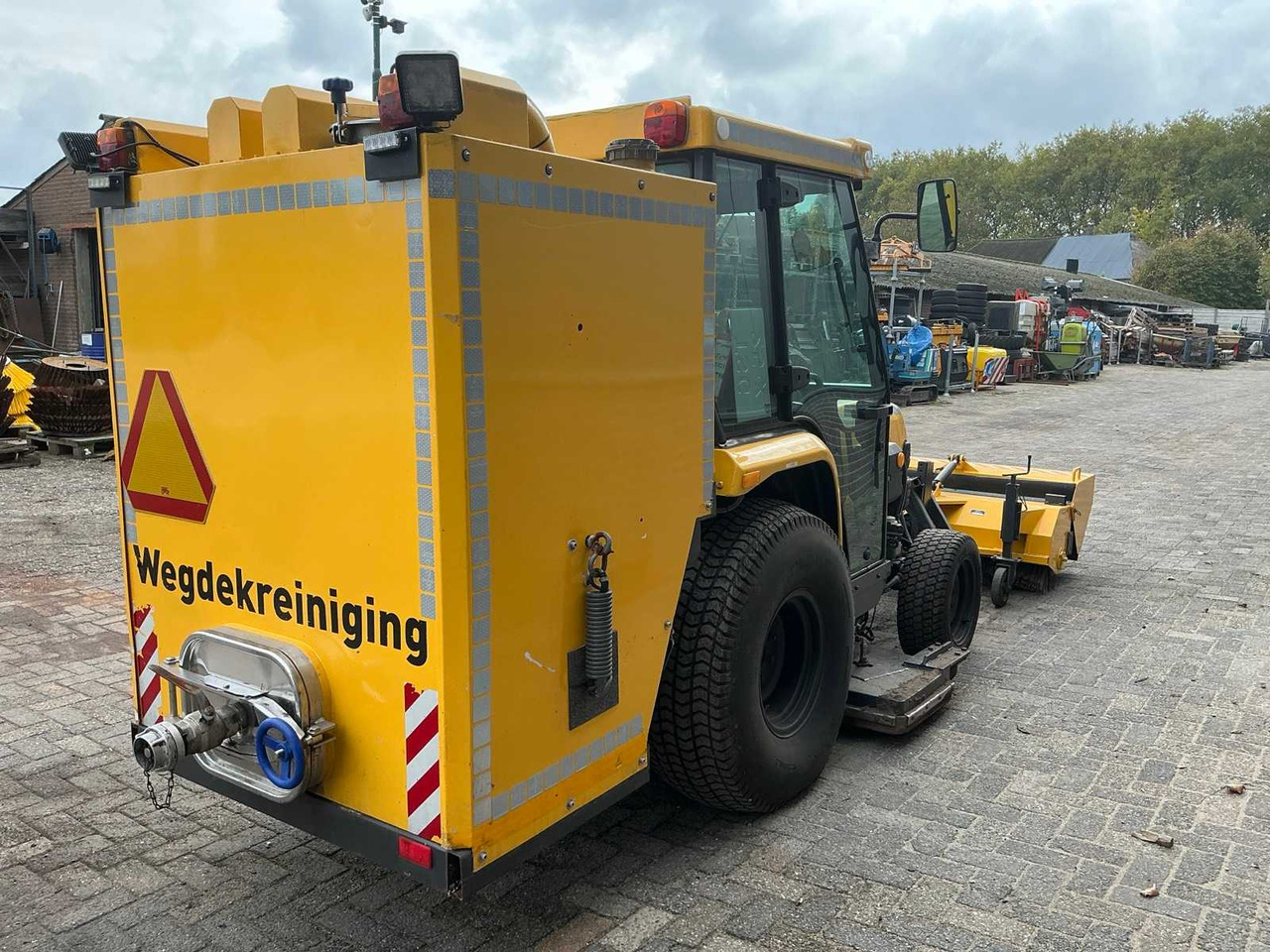 Kubota STV40 - Compact tractor: picture 5 Kubota STV40 - Compact tractor: picture 5