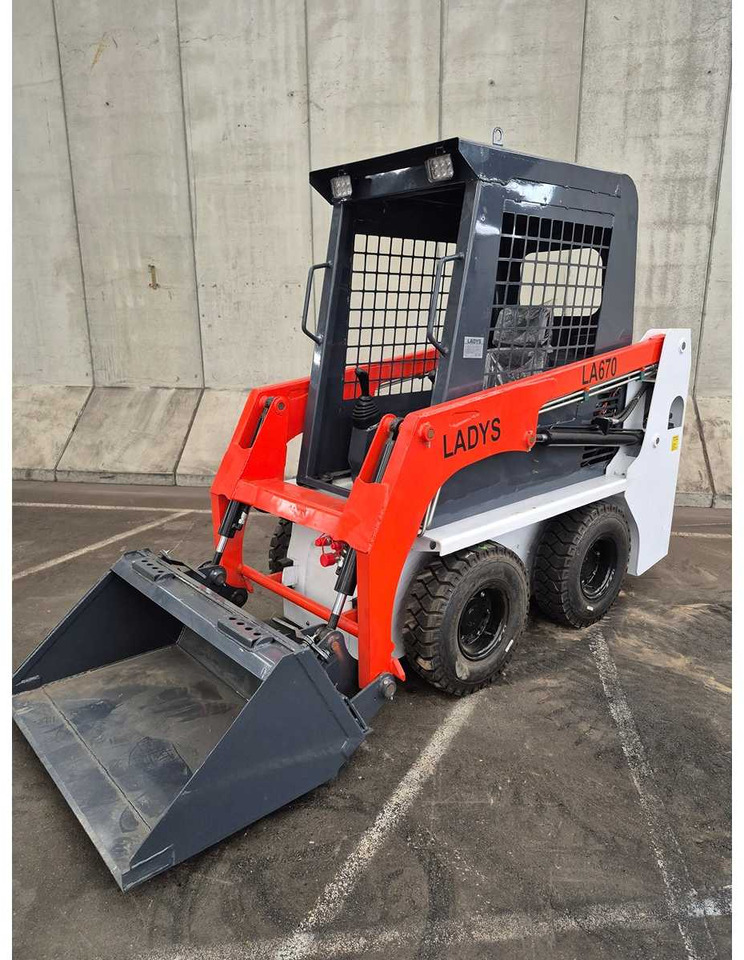 LADYS - 2025 - LA670 - SKID STEER LOADER - Compact track loader: picture 3 LADYS - 2025 - LA670 - SKID STEER LOADER - Compact track loader: picture 3