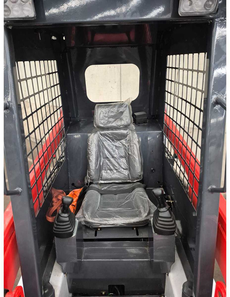 LADYS - 2025 - LA670 - SKID STEER LOADER - Compact track loader: picture 2 LADYS - 2025 - LA670 - SKID STEER LOADER - Compact track loader: picture 2