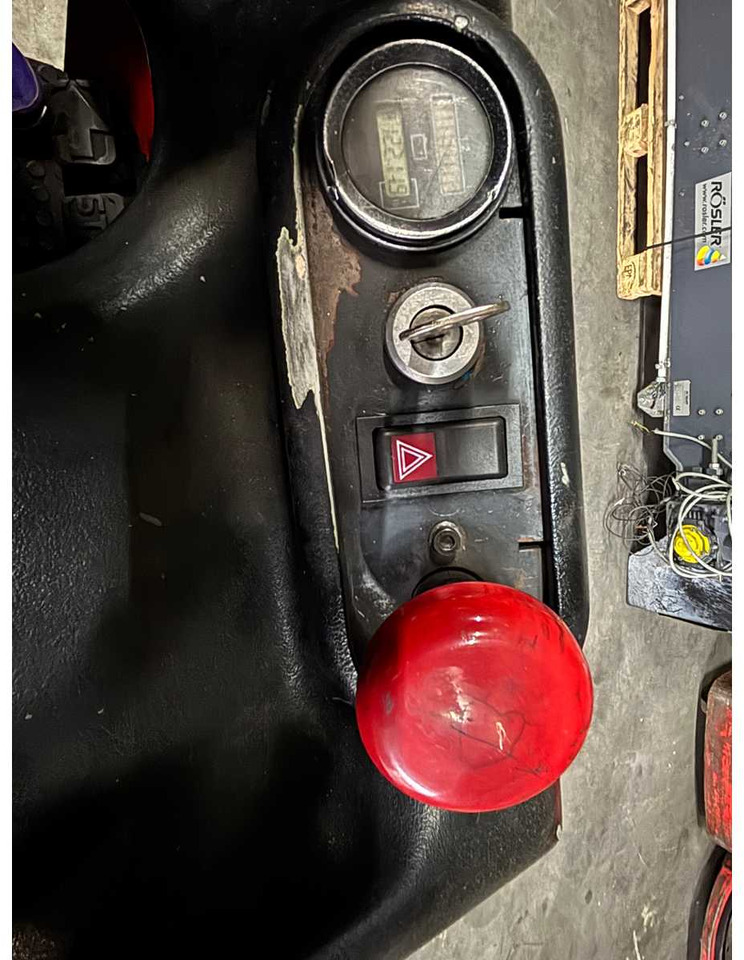 LINDE L 16 REACH FORKLIFT - Forklift: picture 5 LINDE L 16 REACH FORKLIFT - Forklift: picture 5