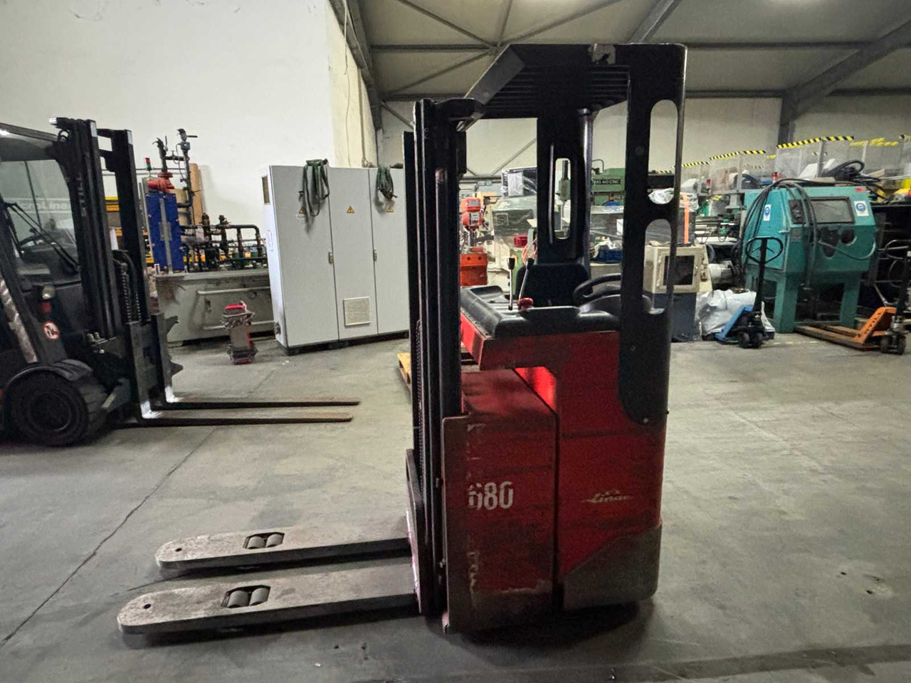 LINDE L 16 REACH FORKLIFT - Forklift: picture 5 LINDE L 16 REACH FORKLIFT - Forklift: picture 5
