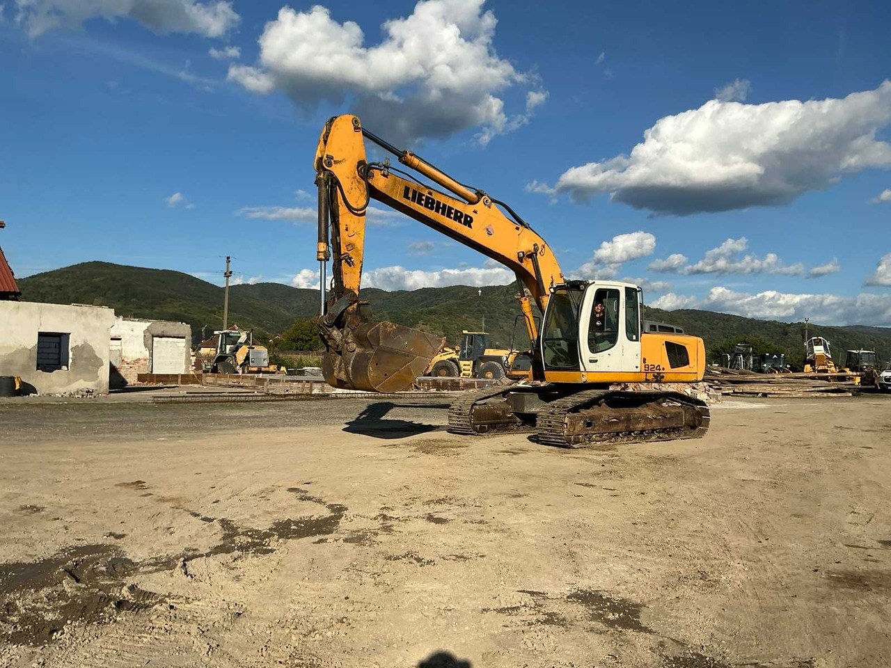 Liebherr LIEBHERR - 924 - TRACKED EXCAVATOR - 2008 - Crawler excavator: picture 2 Liebherr LIEBHERR - 924 - TRACKED EXCAVATOR - 2008 - Crawler excavator: picture 2