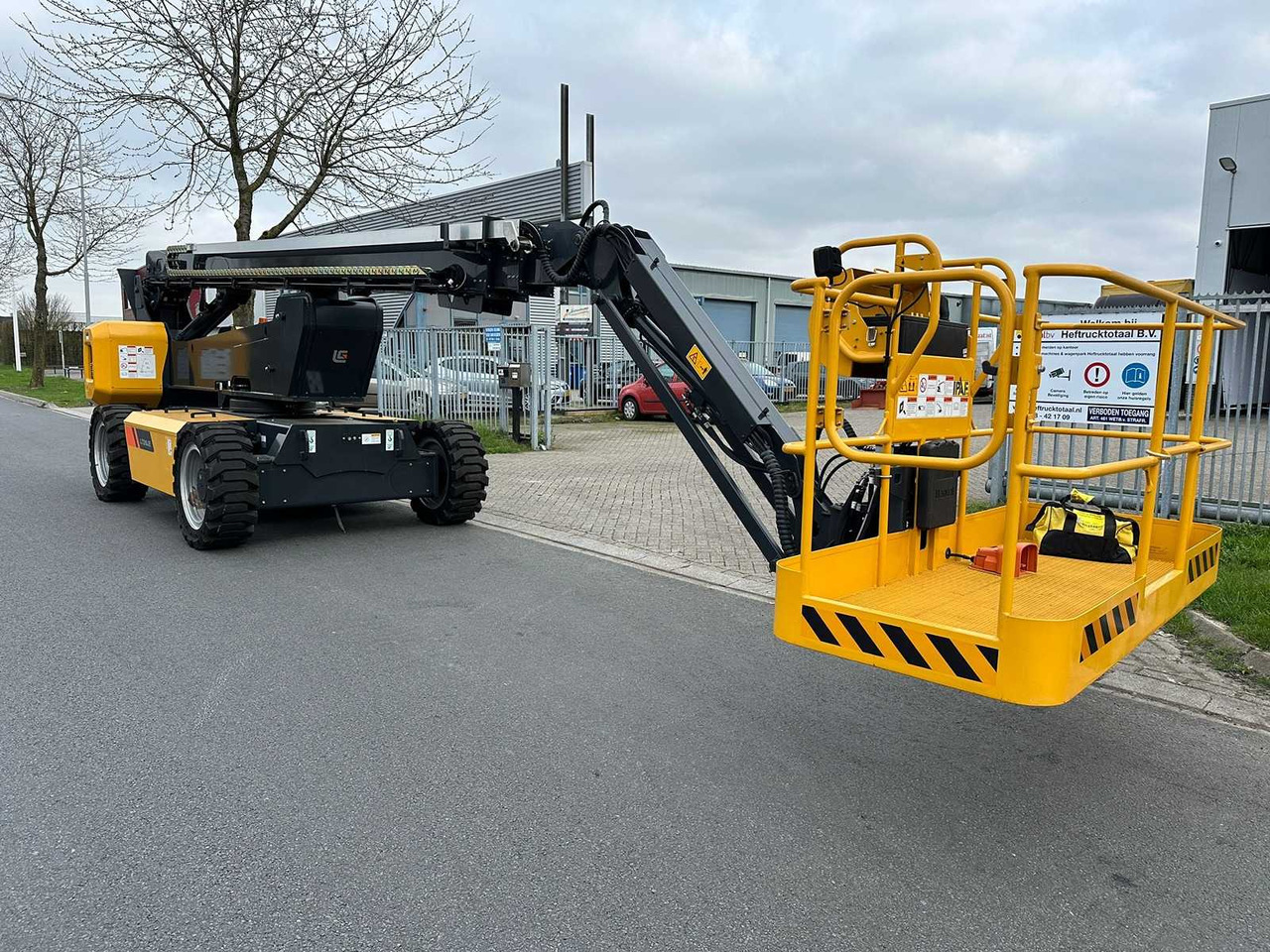 LiuGong LT26JE-li-ion - Aerial platform: picture 3 LiuGong LT26JE-li-ion - Aerial platform: picture 3