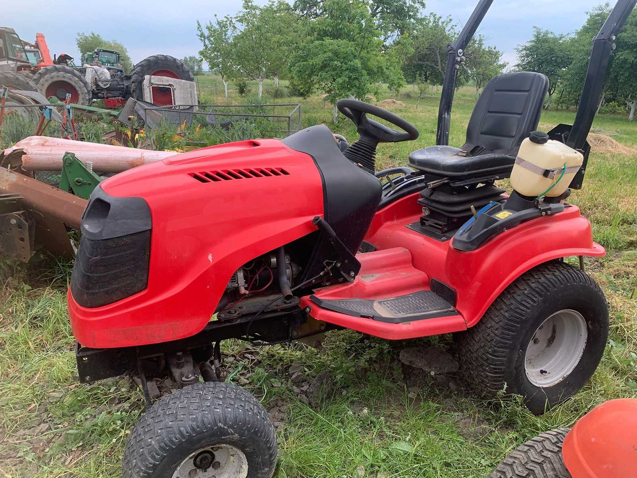 MTD - Compact tractor: picture 1 MTD - Compact tractor: picture 1
