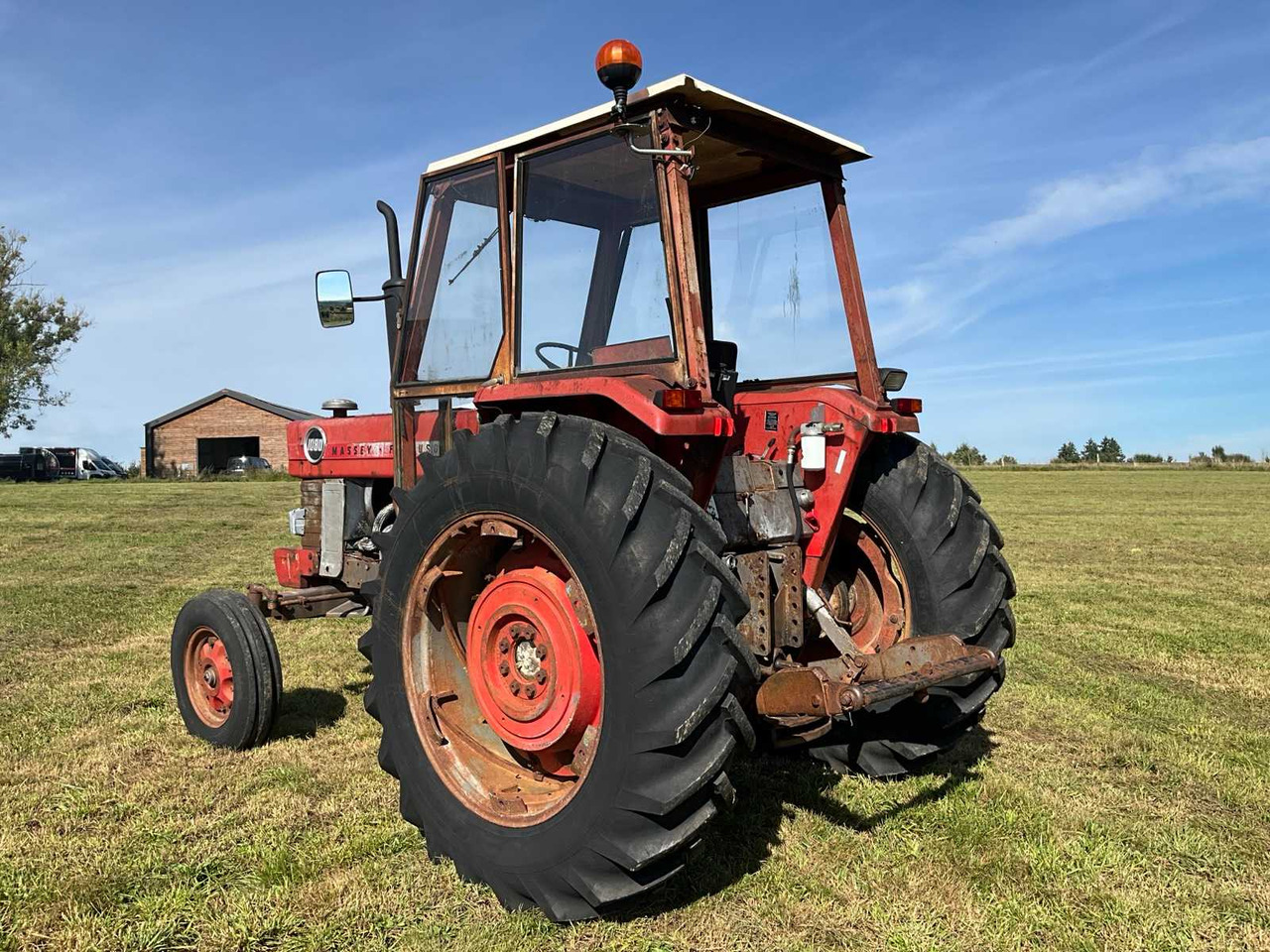 Massey Ferguson 1080 - Farm tractor: picture 3 Massey Ferguson 1080 - Farm tractor: picture 3
