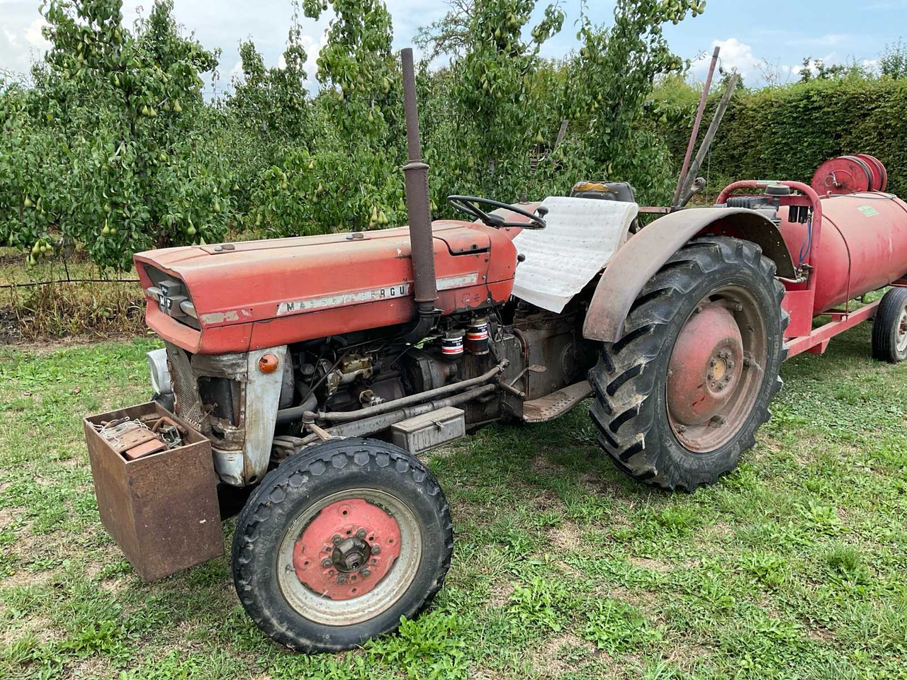 Massey Ferguson 135 - Farm tractor: picture 1 Massey Ferguson 135 - Farm tractor: picture 1