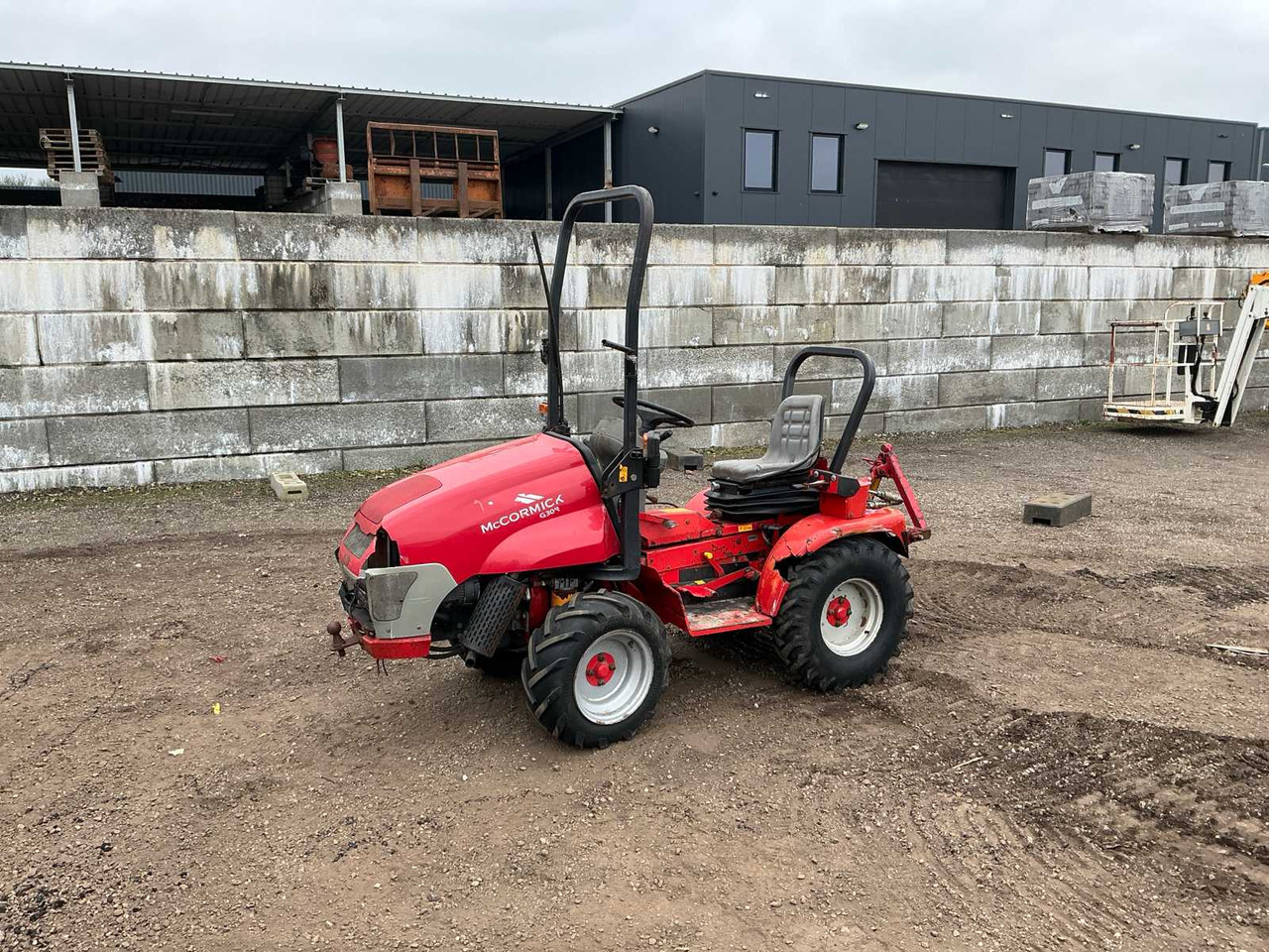 McCormick G30r - Compact tractor: picture 1 McCormick G30r - Compact tractor: picture 1