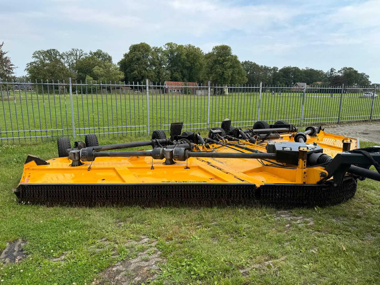 Mcconnel SR820 - Hay and forage equipment: picture 1 Mcconnel SR820 - Hay and forage equipment: picture 1