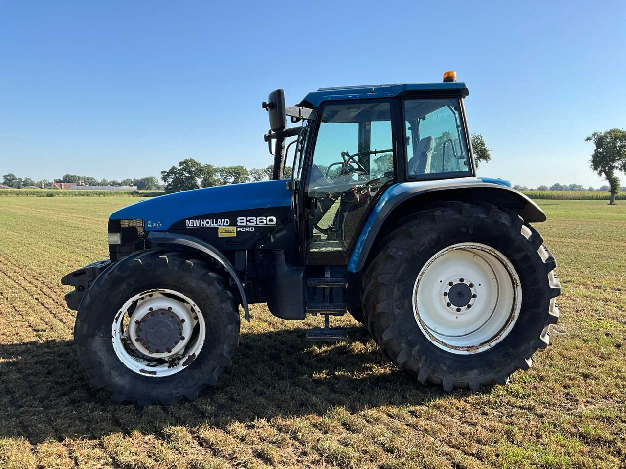 New Holland 8360 DT - Farm tractor: picture 2 New Holland 8360 DT - Farm tractor: picture 2