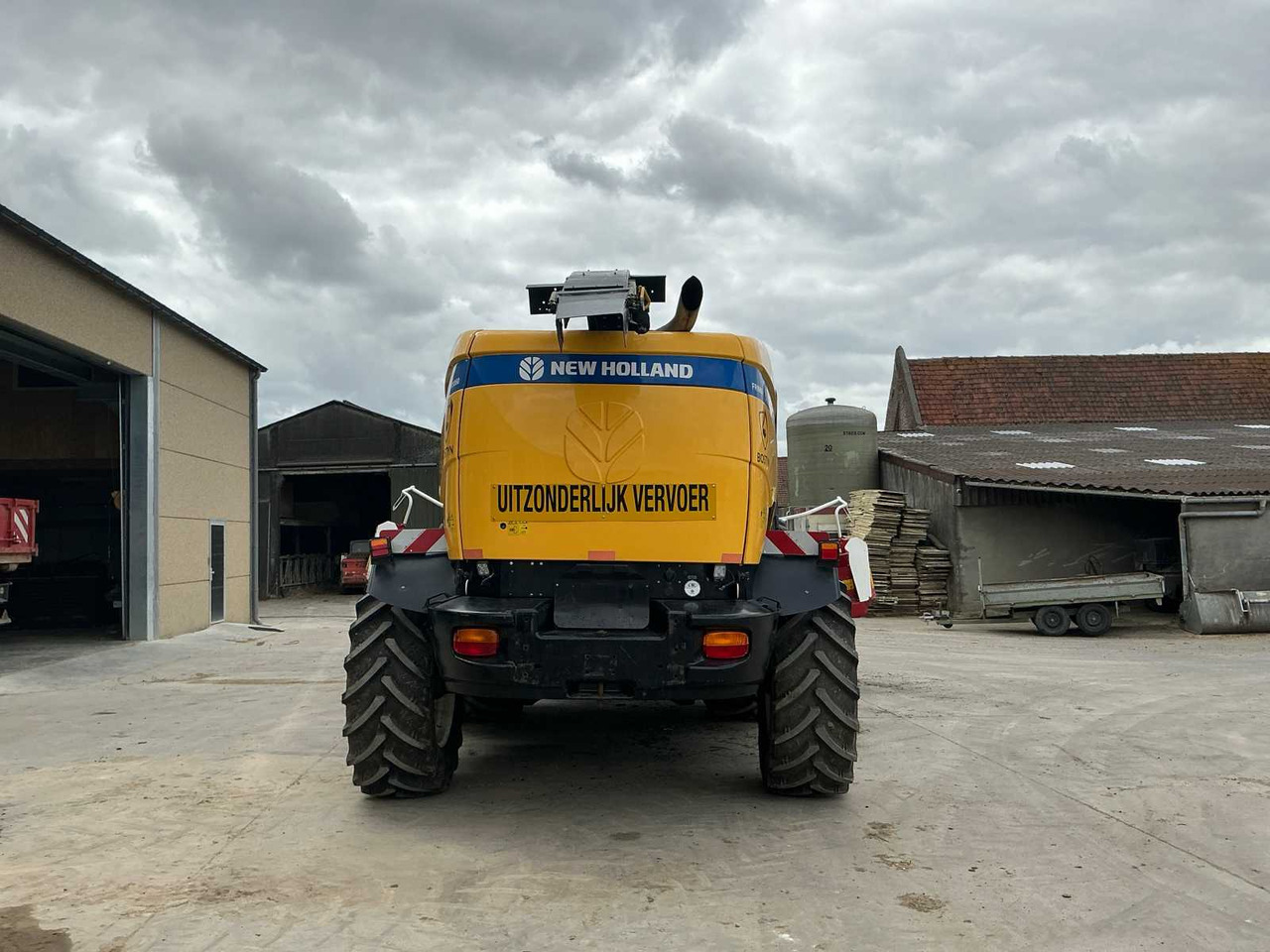 New Holland FR9060 - Forage harvester: picture 4 New Holland FR9060 - Forage harvester: picture 4