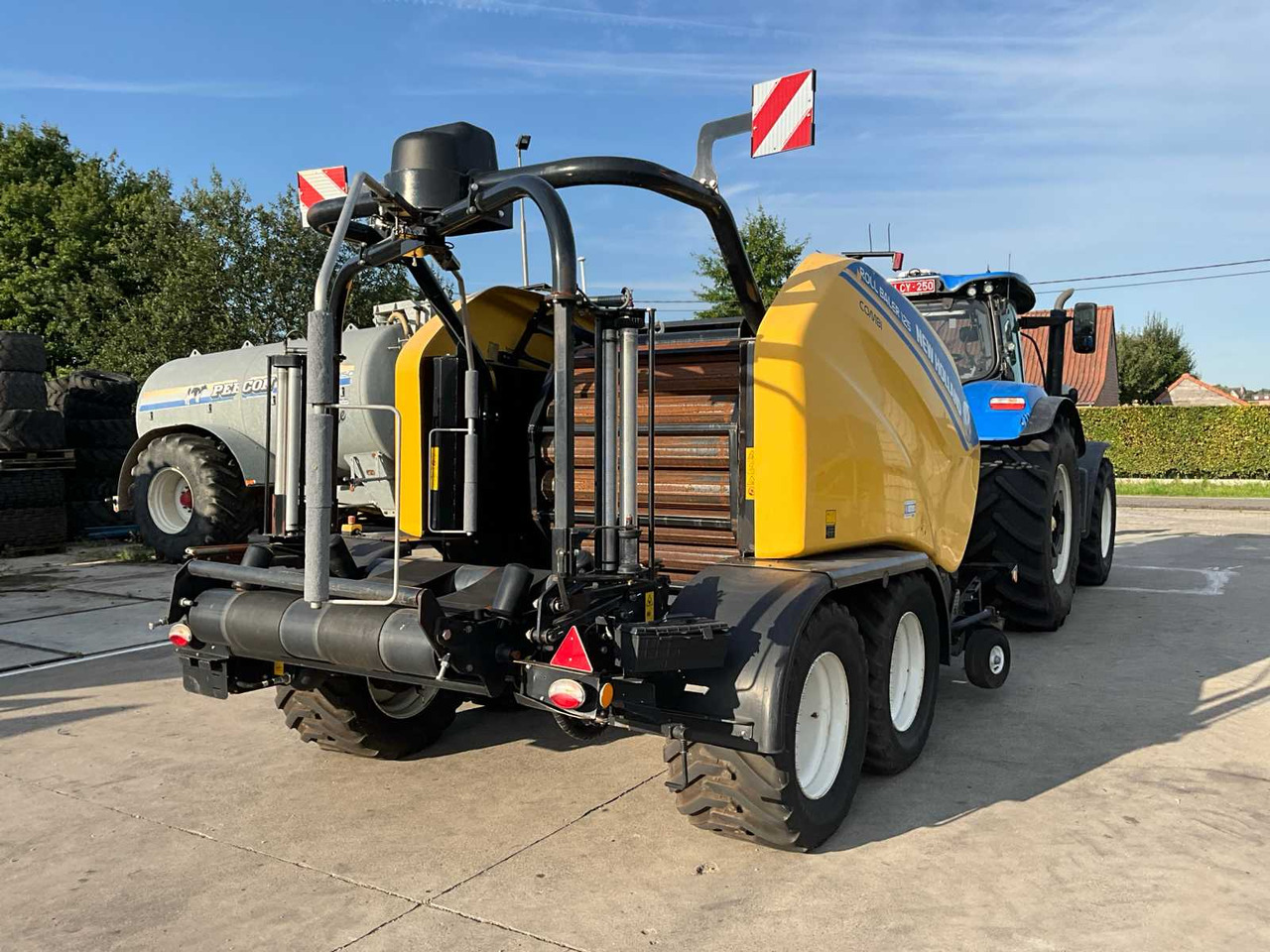 New Holland Roll Baler 125 Combi - Round baler: picture 4 New Holland Roll Baler 125 Combi - Round baler: picture 4