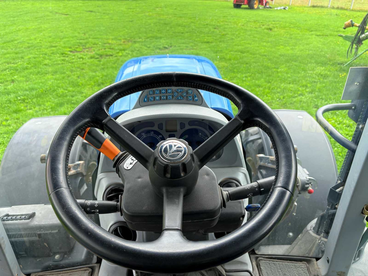 Farm tractor New Holland T7.210 AC: picture 47