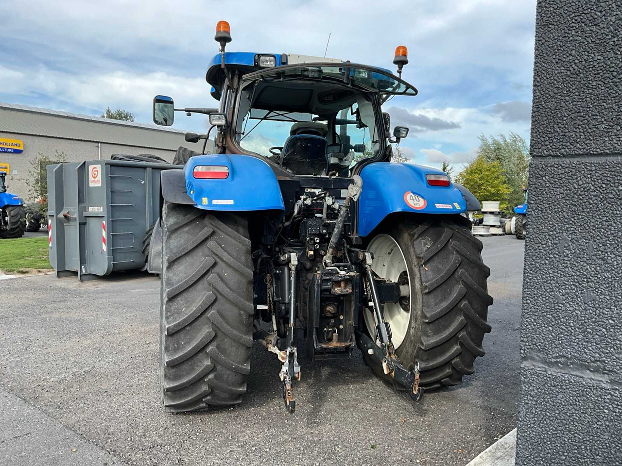 New Holland T7030 - Farm tractor: picture 5 New Holland T7030 - Farm tractor: picture 5