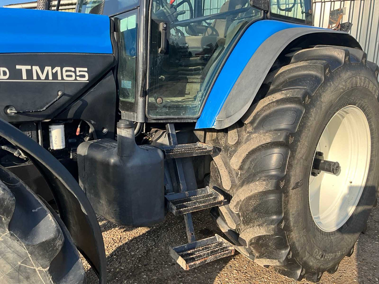 Farm tractor New Holland TM165: picture 16