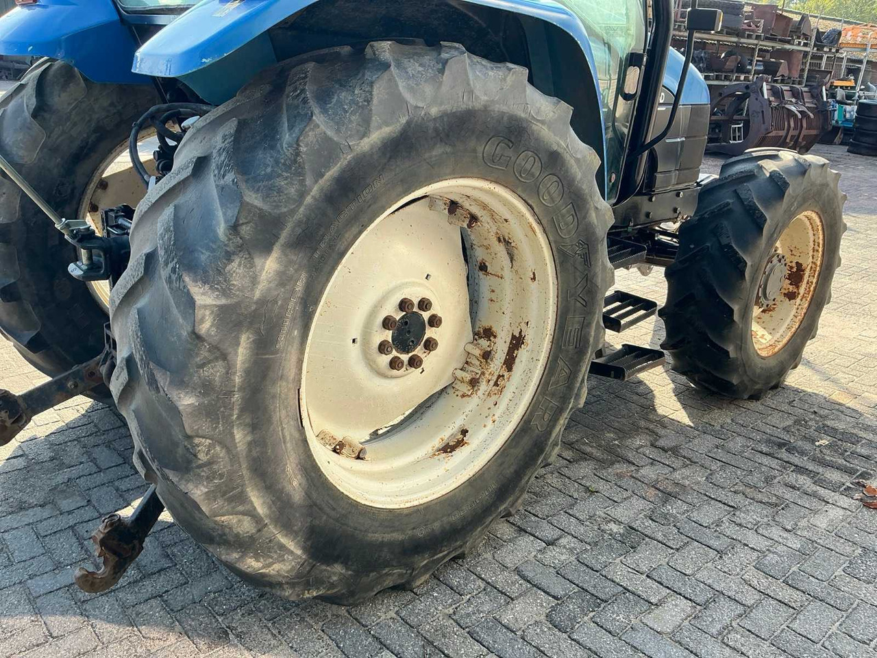 Farm tractor New Holland TS100: picture 17