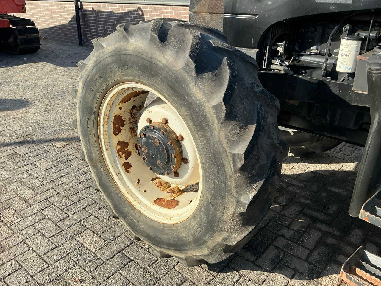 Farm tractor New Holland TS100: picture 19