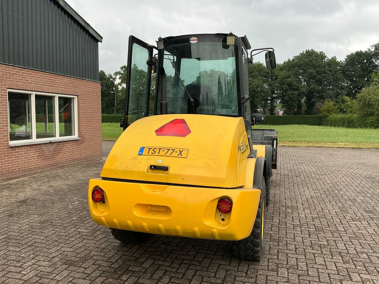 New holland W80TC - Wheel loader: picture 4 New holland W80TC - Wheel loader: picture 4