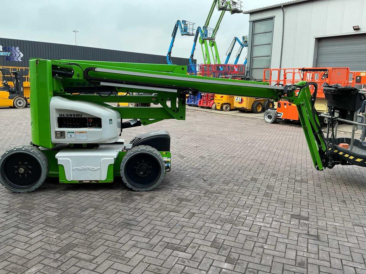 Nifty HR15N Hybrid MK3 - Aerial platform: picture 5 Nifty HR15N Hybrid MK3 - Aerial platform: picture 5